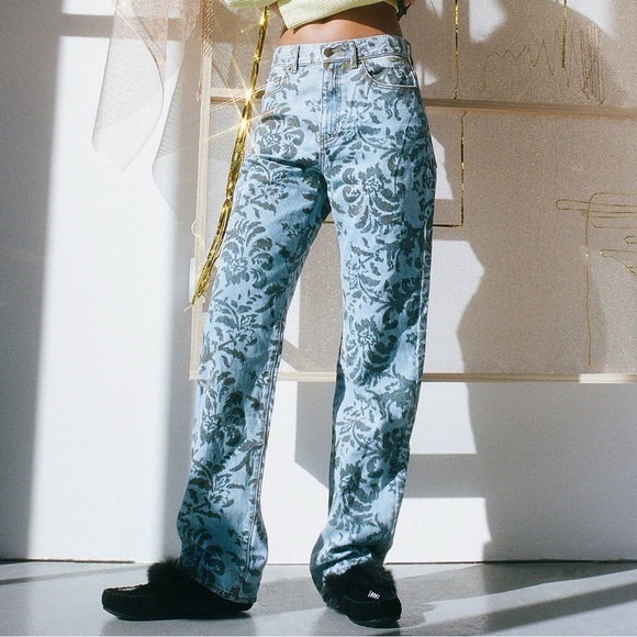 Urban Outfitters BDG High-Waisted Cowboy Jean Flocked Denim Straight Leg Size 27 - Picture 3 of 11